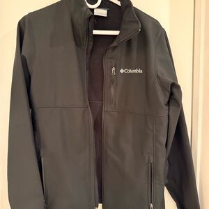 Columbia Men's black Performance Jacket